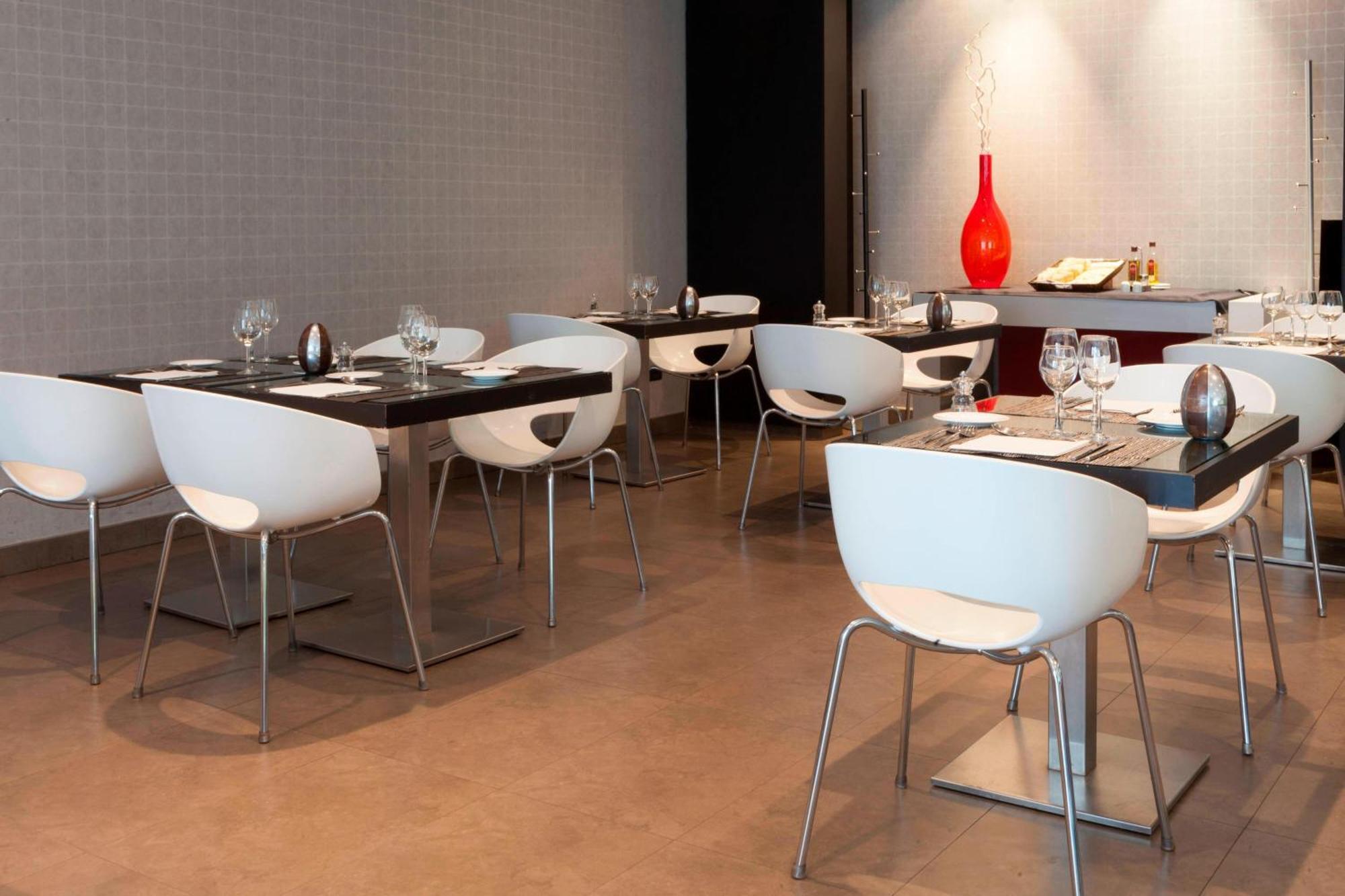 Ac By Marriott Madrid Airport 4*