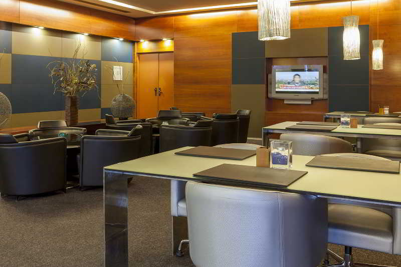 Ac By Marriott Madrid Airport